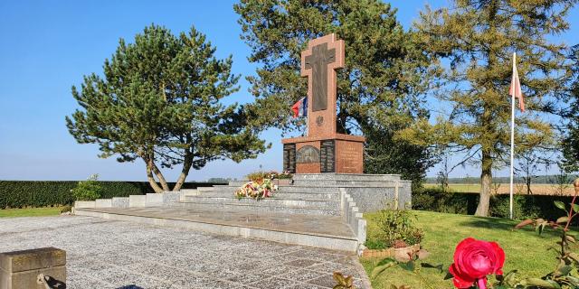 Poolse gedenkteken in Neuville-Saint-Vaast