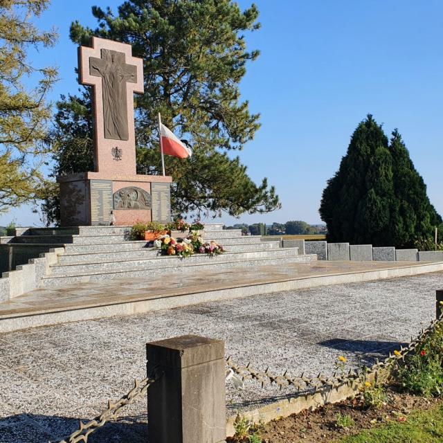 Poolse gedenkteken in Neuville-Saint-Vaast