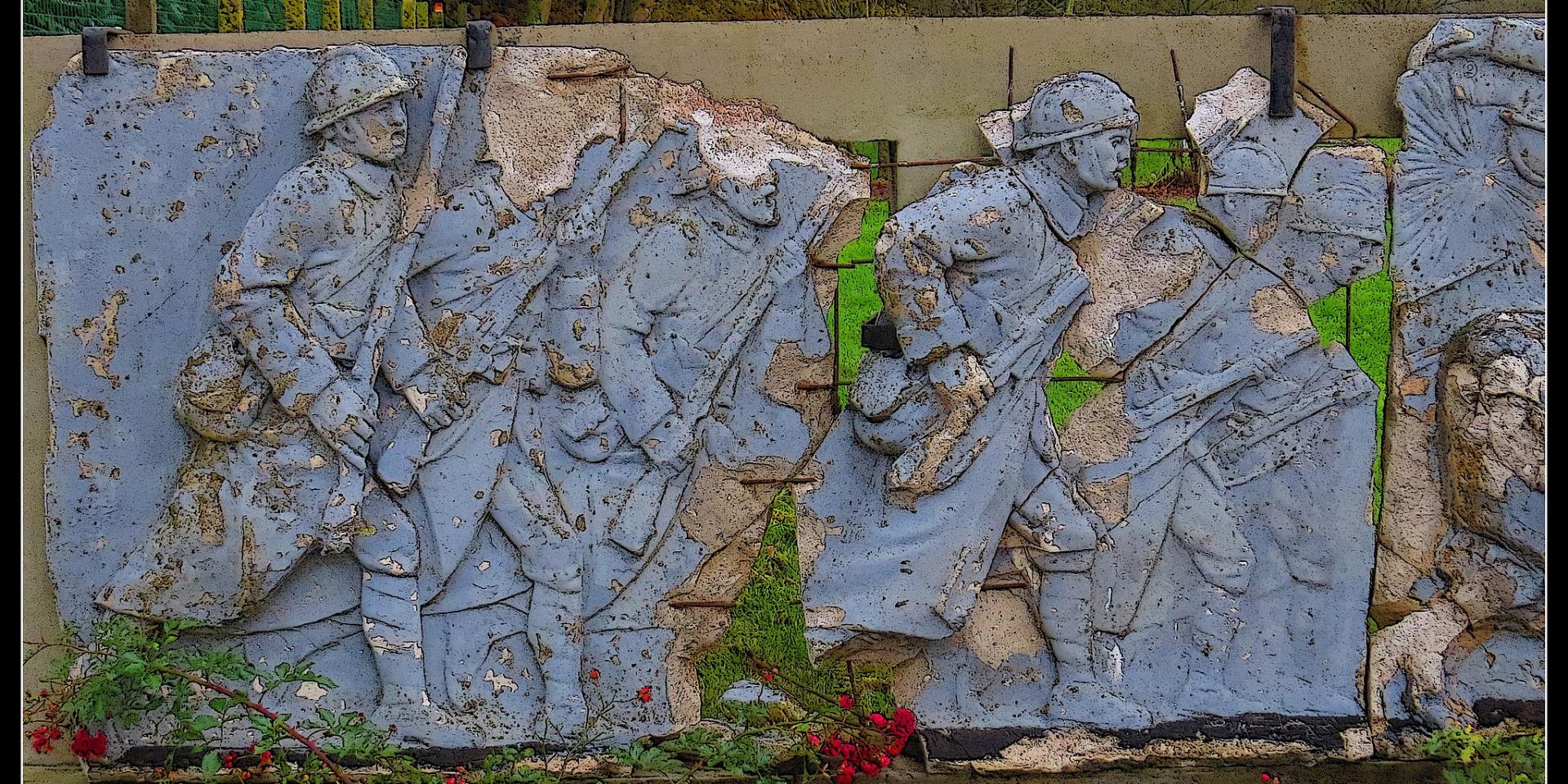 Teruggevorderd_Basic Relief_at_Our_Lorette_-_panoramio